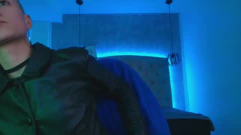   online show from 4, 10, 2025