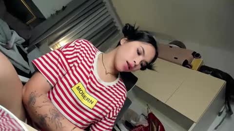 Snapshot of filipina_demure chatting on 14, 12, 2024 Sandy online show from 14, 12, 2024