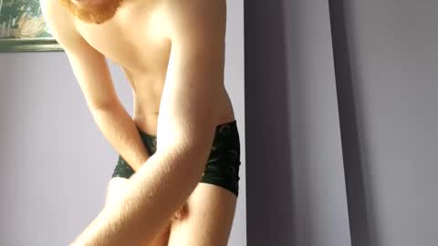 Snapshot of fillipsondon chatting on 23, 12, 2025 Whitechocolate online show from 23, 12, 2025