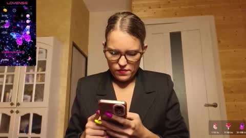 Lady online show from 21, 9, 2025