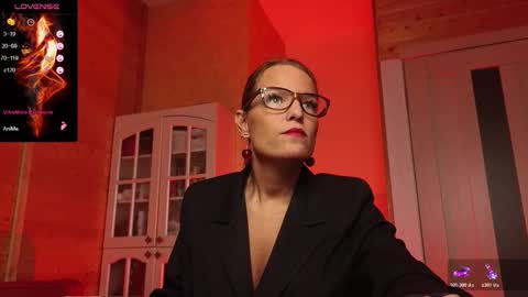 Lady online show from 5, 12, 2025