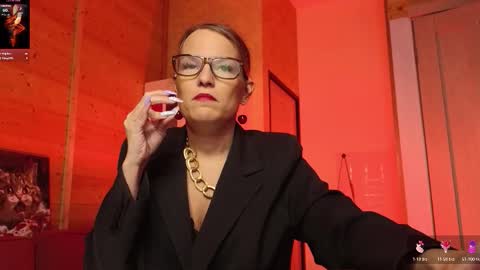 Lady online show from 4, 3, 2026