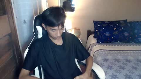 fineboii_rey18 online show from 10, 9, 2025