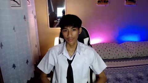fineboii_rey18 online show from 22, 9, 2025