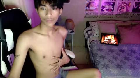 fineboii_rey18 online show from 8, 5, 2026