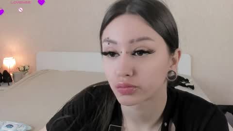 Hey I am Diana   HELP ME TO RICH 100 THUMBS UP online show from 18, 5, 2026