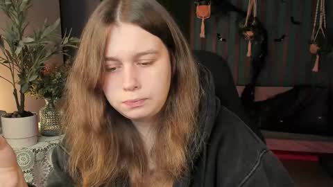 fiora online show from 20, 10, 2025