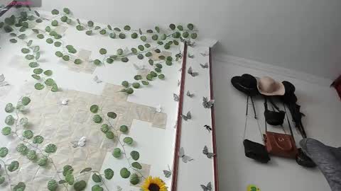 Snapshot of fiore_sanz chatting on 15, 9, 2025 online show from 15, 9, 2025