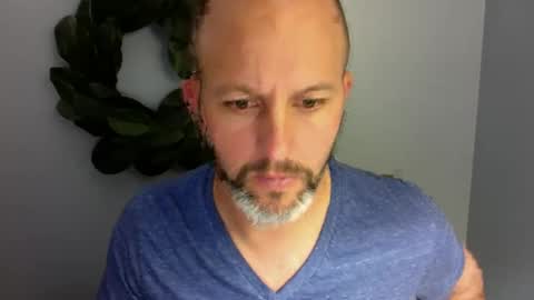 Snapshot of fit2love99 chatting on 12, 11, 2025 fit2love99 online show from 12, 11, 2025