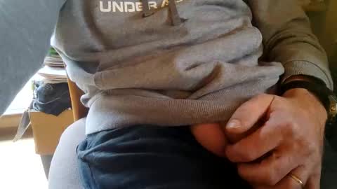 Snapshot of fiveforwilly1 chatting on 14, 12, 2025 Markus online show from 14, 12, 2025