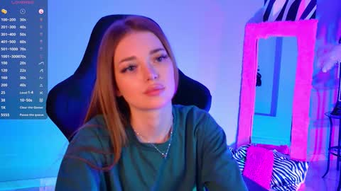 Flexyfoxy online show from 6, 3, 2026