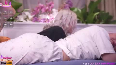 Snapshot of flexylover_ chatting on 5, 12, 2025 Im nude naked fuck lovense online show from 5, 12, 2025