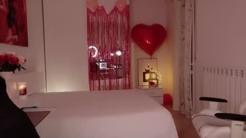 Snapshot of flirtyfoxxx chatting on 11, 2, 2026 Lana Dina online show from 11, 2, 2026