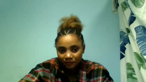 Snapshot of flooreenceee chatting on 11, 7, 2026 flooreenceee online show from 11, 7, 2026