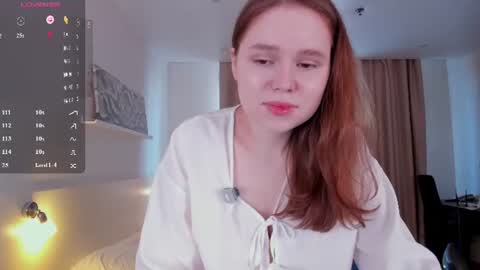 Snapshot of flora_fiore chatting on 20, 6, 2026 Hayley I WILL COME BACK ON MAY 27TH 6pm UTC online show from 20, 6, 2026