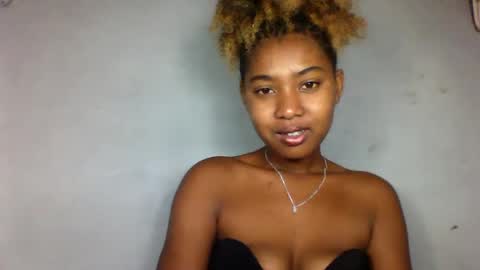 florencia011 online show from 9, 3, 2025