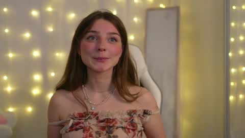 Snapshot of floret_joy chatting on 16, 12, 2024 ALICE online show from 16, 12, 2024