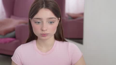 Snapshot of floret_joy chatting on 9, 3, 2025 ALICE online show from 9, 3, 2025