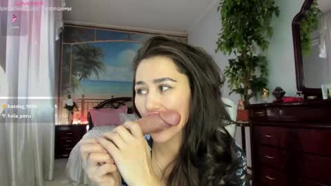 Nicole online show from 11, 2, 2025