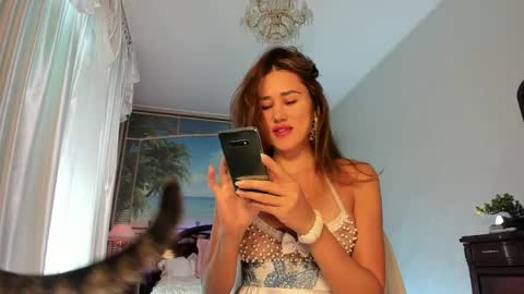 Nicole online show from 26, 4, 2026