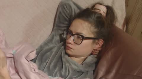 say meow and send tip  online show from 28, 11, 2025