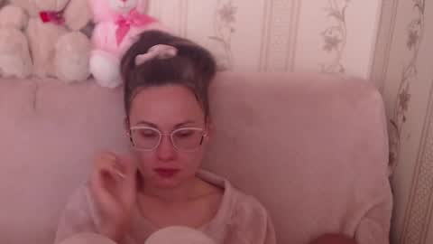 say meow and send tip  online show from 4, 5, 2026
