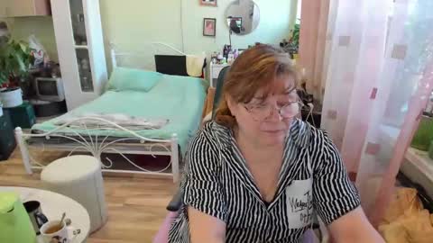 Flowerlower online show from 1, 2, 2026