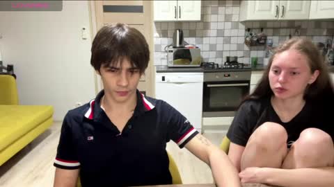 flowerscouple online show from 2, 5, 2026