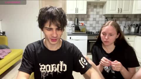 flowerscouple online show from 4, 5, 2026