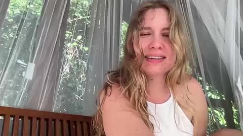 Snapshot of fluffy_bunnyxxx chatting on 10, 1, 2025 fluffy_bunnyxxx online show from 10, 1, 2025