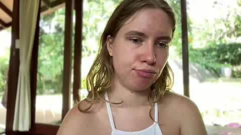 Snapshot of fluffy_bunnyxxx chatting on 13, 2, 2025 fluffy_bunnyxxx online show from 13, 2, 2025