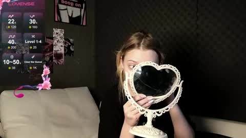 fluffy_cloude online show from 17, 5, 2026