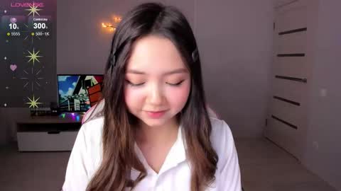 Snapshot of fluffy_rose chatting on 28, 9, 2025 Rose online show from 28, 9, 2025