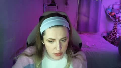 Snapshot of fluxsux chatting on 15, 7, 2026 Flux online show from 15, 7, 2026