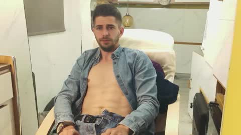 independent model online show from 30, 4, 2026