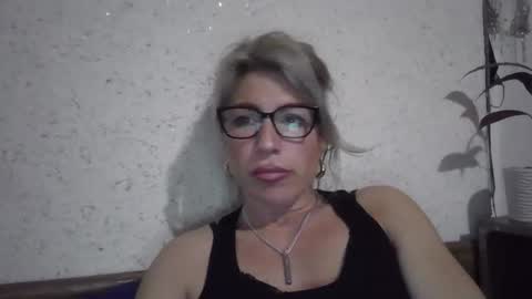 fox_red_lady7 online show from 7, 1, 2026