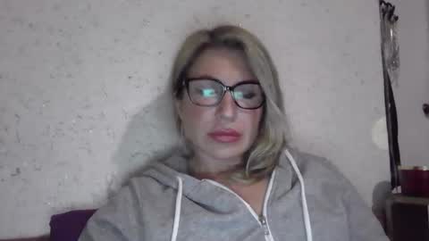 fox_red_lady7 online show from 7, 2, 2026