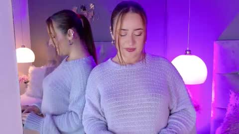 Snapshot of foxienova chatting on 19, 2, 2026 Foxie online show from 19, 2, 2026