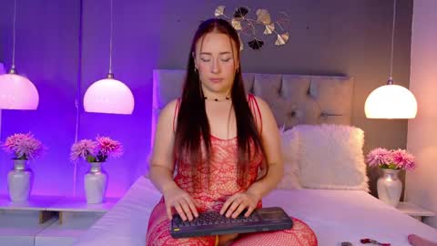 Snapshot of foxienova chatting on 4, 4, 2026 Foxie online show from 4, 4, 2026