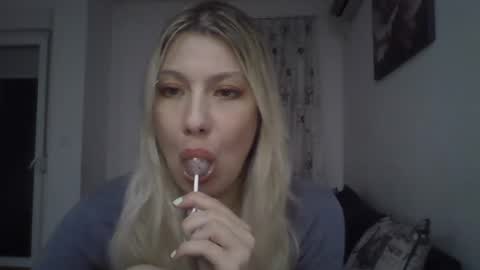 foxy_bright online show from 19, 3, 2026