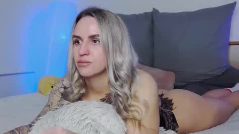 Foxy Kimmi online show from 2, 12, 2025