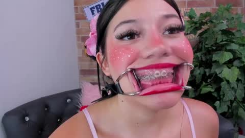 Snapshot of foxy_loren chatting on 11, 5, 2026 Loren online show from 11, 5, 2026