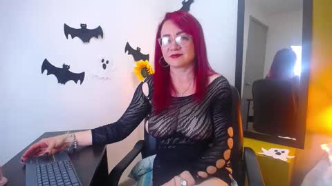 Foxy miilf online show from 3, 11, 2025