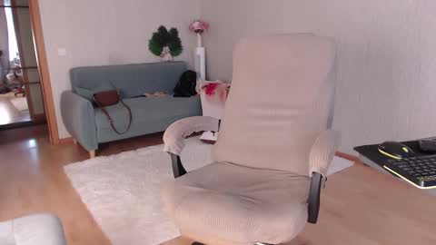 Snapshot of foxydiamond2020 chatting on 25, 11, 2025 Milena online show from 25, 11, 2025