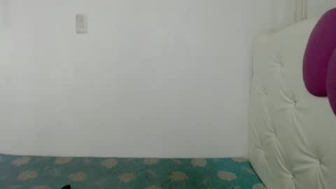 Snapshot of foxylicious_danielax chatting on 21, 10, 2025 Daniela online show from 21, 10, 2025