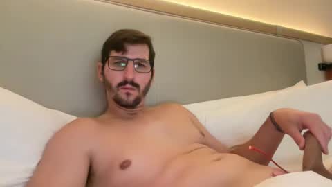 Snapshot of fp004 chatting on 14, 10, 2025 fp004 online show from 14, 10, 2025