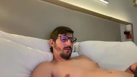 Snapshot of fp004 chatting on 21, 10, 2025 fp004 online show from 21, 10, 2025