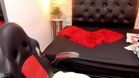          online show from 14, 12, 2025