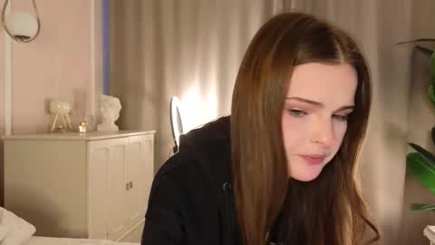 Marybrown eye Katy gray eye online show from 13, 2, 2026