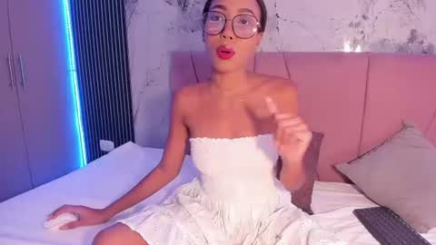 Laura online show from 22, 7, 2026